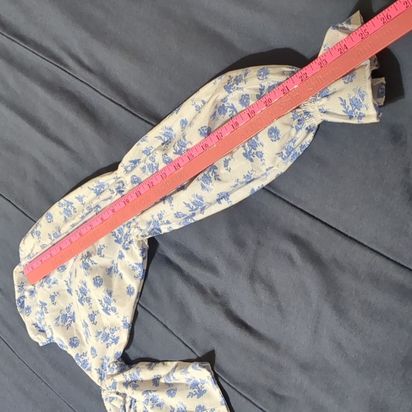 Goodnight Macaroon Floral White And Blue Long Sleeve Crop Top Size Small - Picture 12 of 14